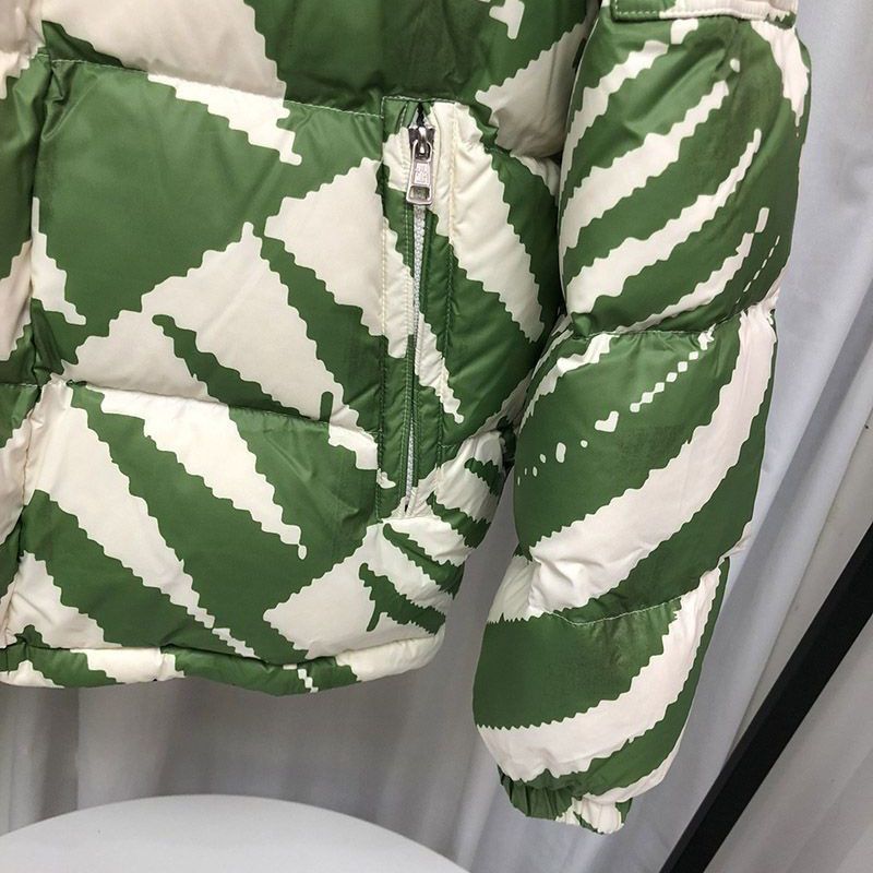 世界中で大人気 モンクレール1952限定 ダウンコピー☆両面着用可能☆ mom15925