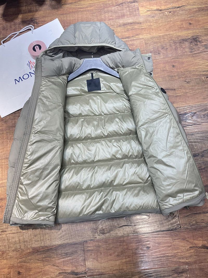 欲しい超限定 送料込み◇モンクレール Pallardy バックロゴ ダウンジャケットコピー mol99307