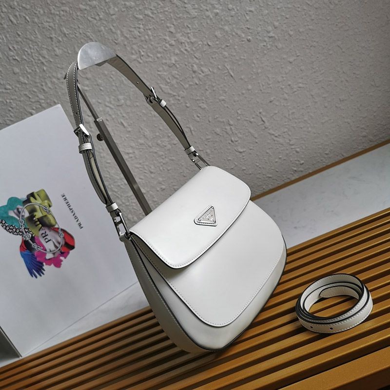PRADA●クレオショルダーバック 1BD303 大人気! プラダ☆フラップ付きクレオショルダーバッグ 偽物 1BD303
