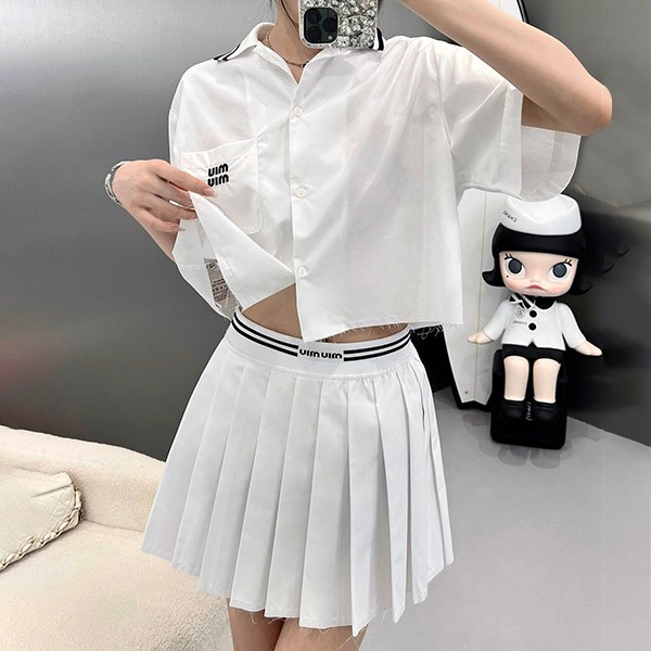 ☆日本未入荷☆【ミュウミュウ 偽物】ロゴ入り コットン
