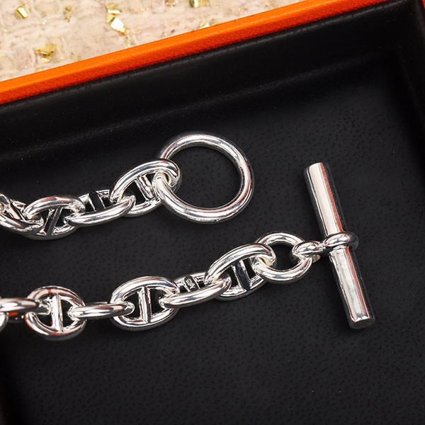 大人気で入手困難【HERMES】シェーヌダンクル ネックレス 大人気で入手困難【HERMES】シェーヌダンクル ネックレス